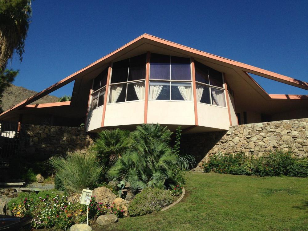 Elvis Honeymoon Hideaway