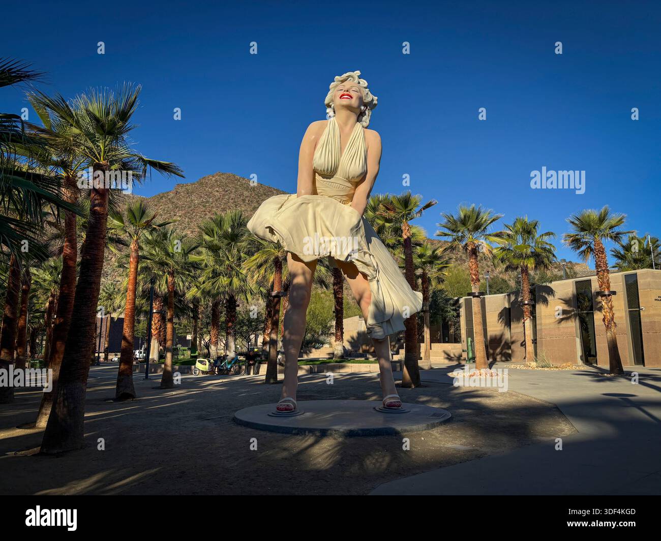 Forever Marilyn Statue