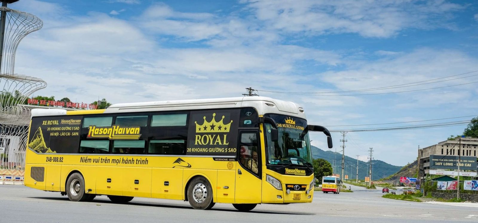 Hanoi to Sapa Limousine Bus