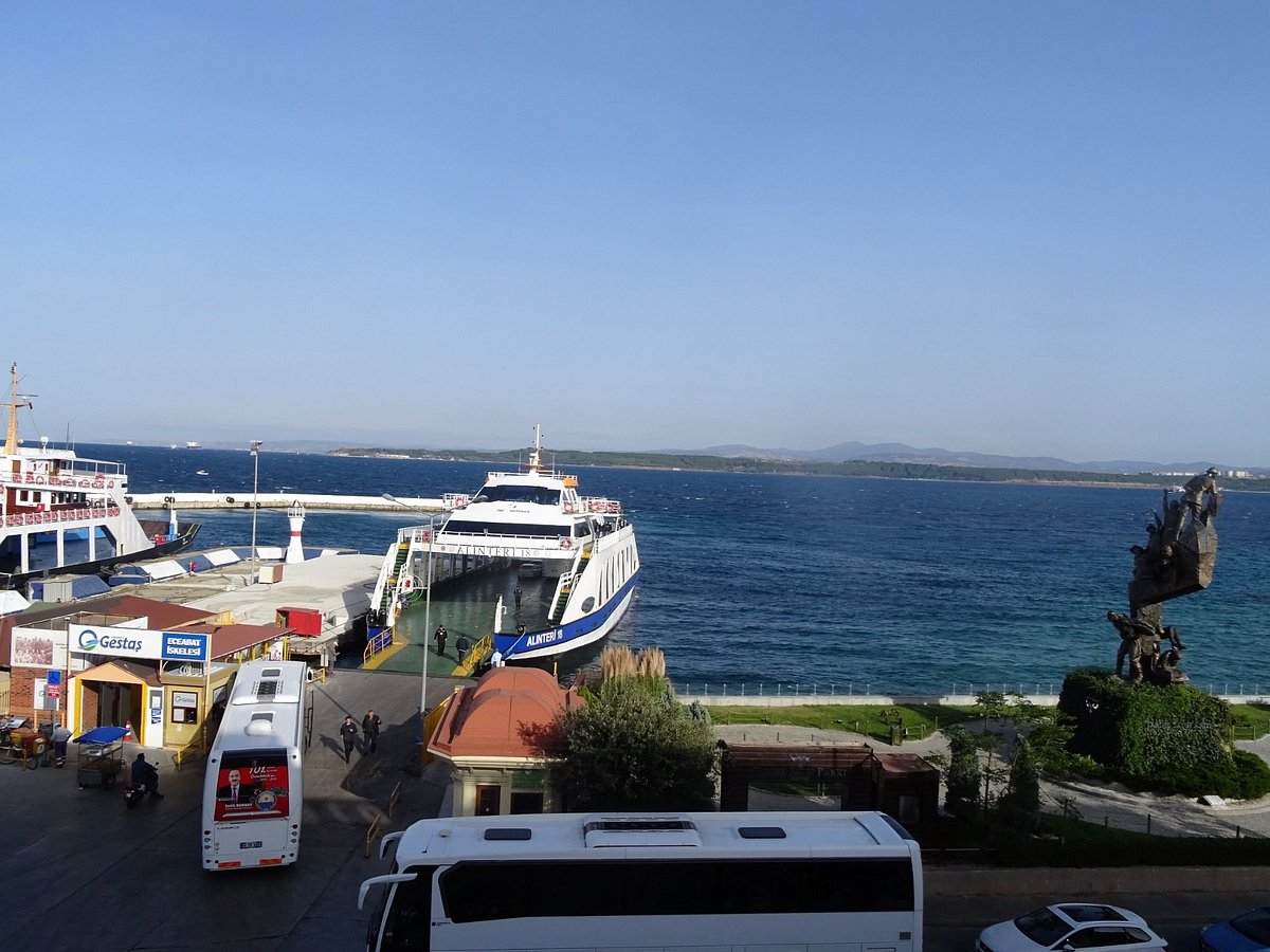 Arrival in Eceabat
