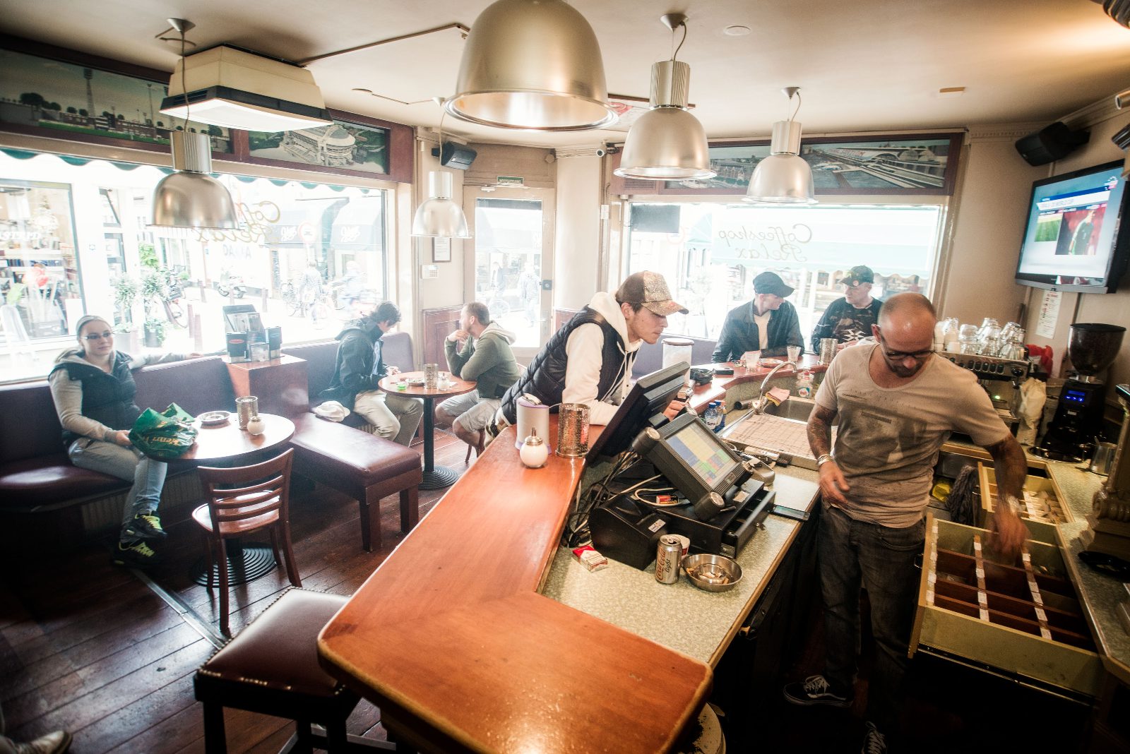 Your experience at Amsterdam Coffee Shop Tour