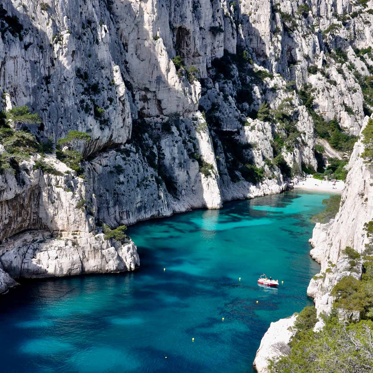 Your experience at Calanques Boat Tour Marseille