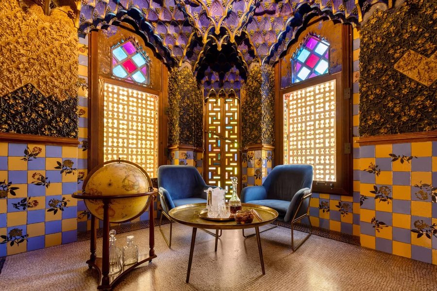 Your experience at Gaudi Houses Tour Barcelona