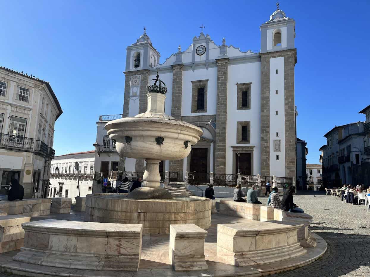 Giraldo Square
