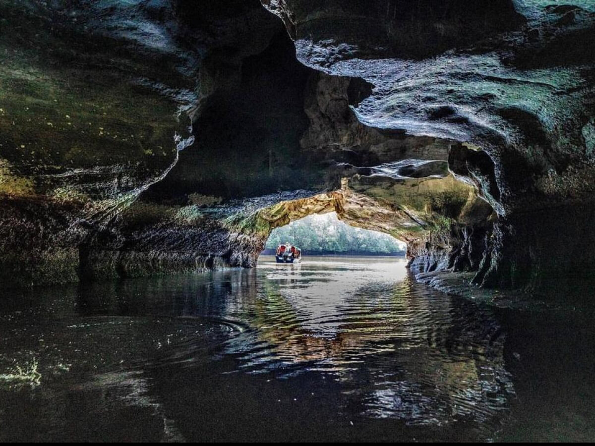 Crocodile Cave