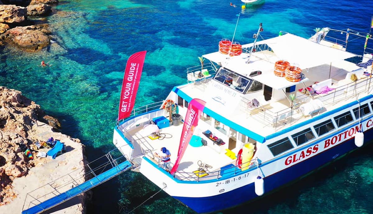 Esperienza marina in barca con fondo di vetro a Porto Cristo