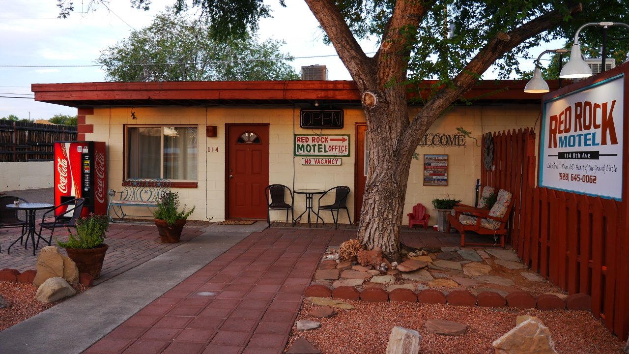 Red Rock Motel