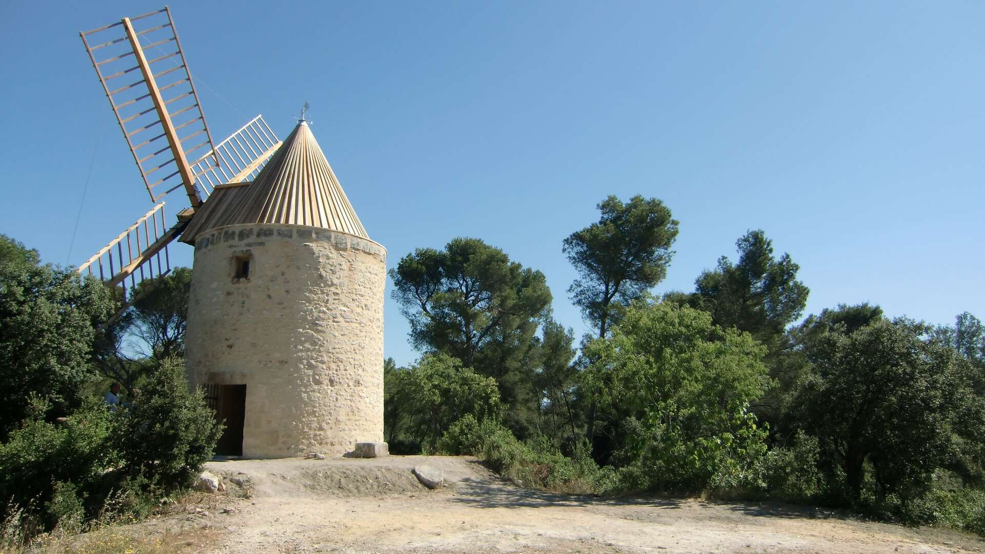Alphonse Daudet Lighthouse