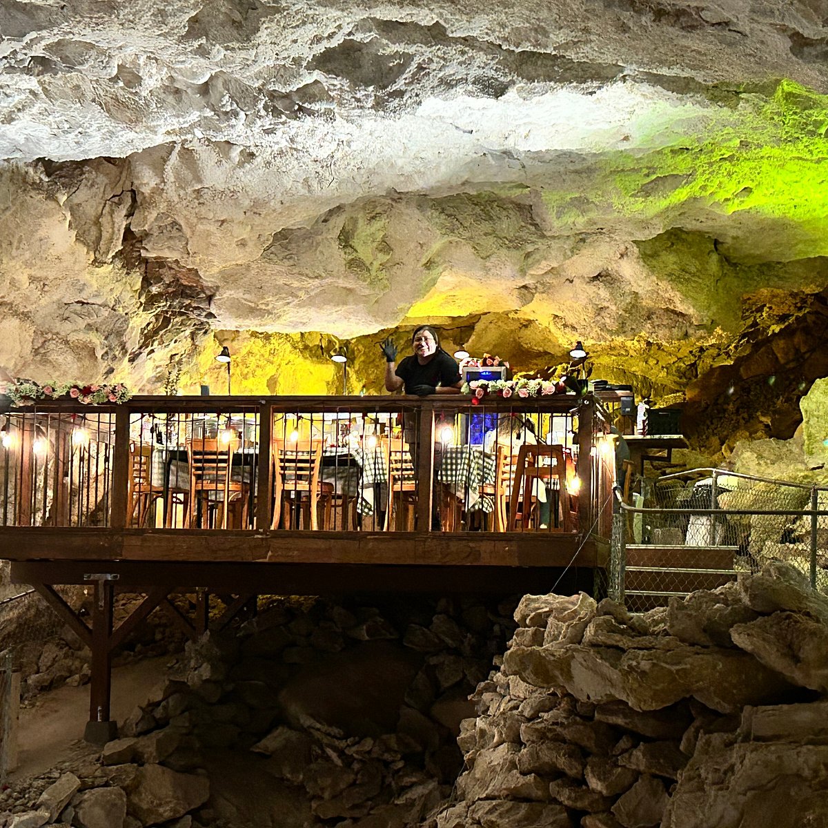 Grand Canyon Caverns Inn