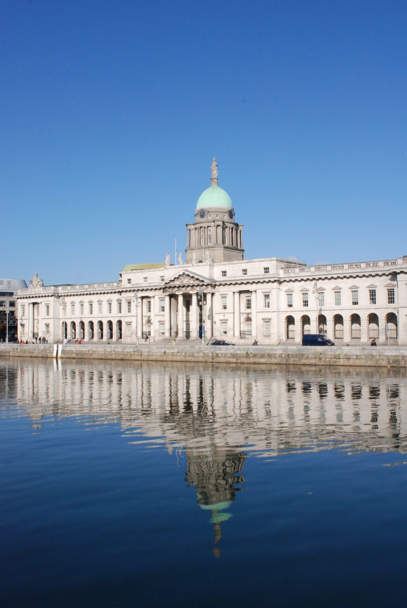 River Liffey Cruise Through Dublin