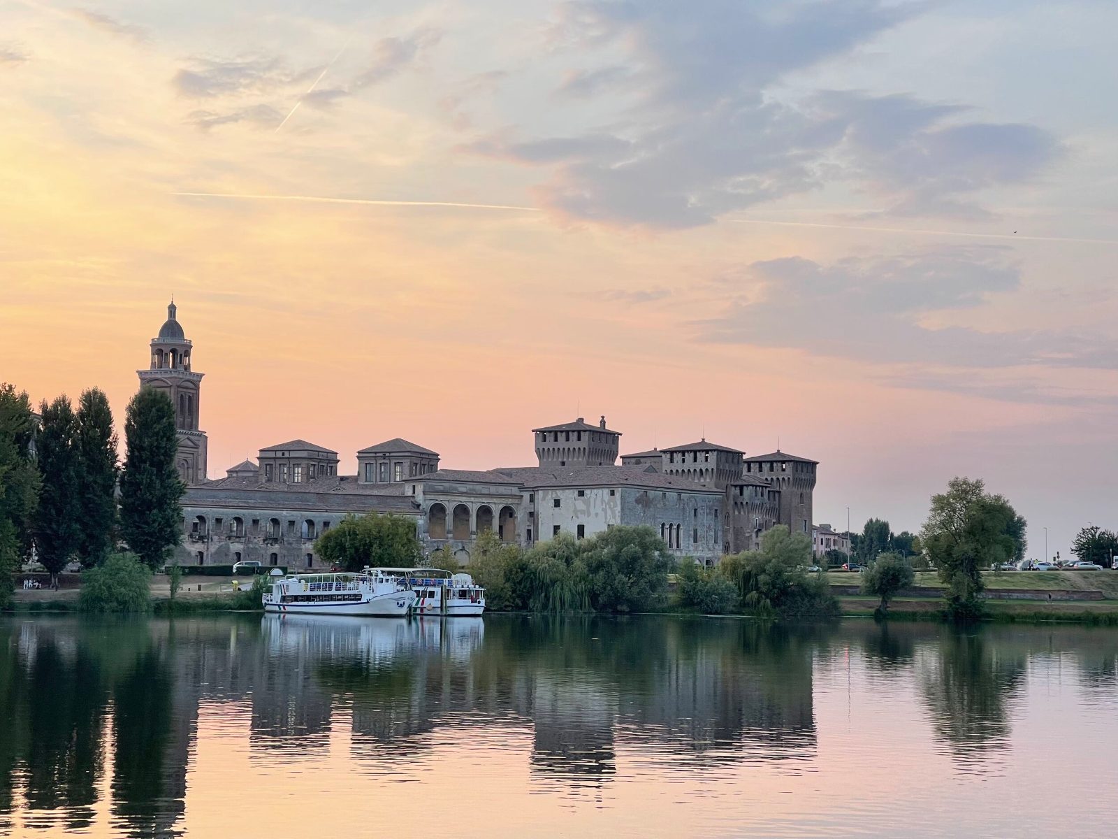 Mantua Boat Tour on Mincio River