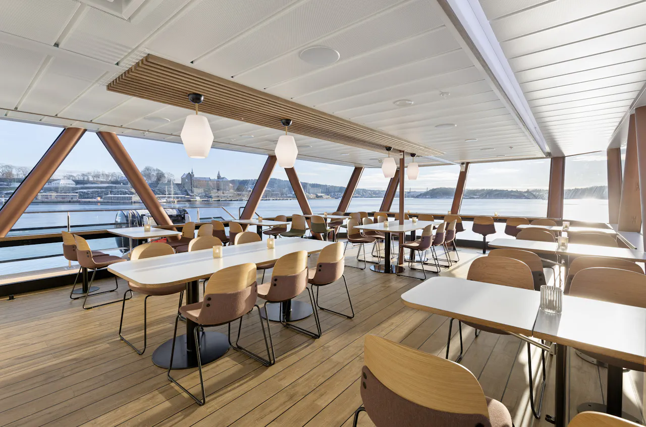 Heated Panorama Lounges