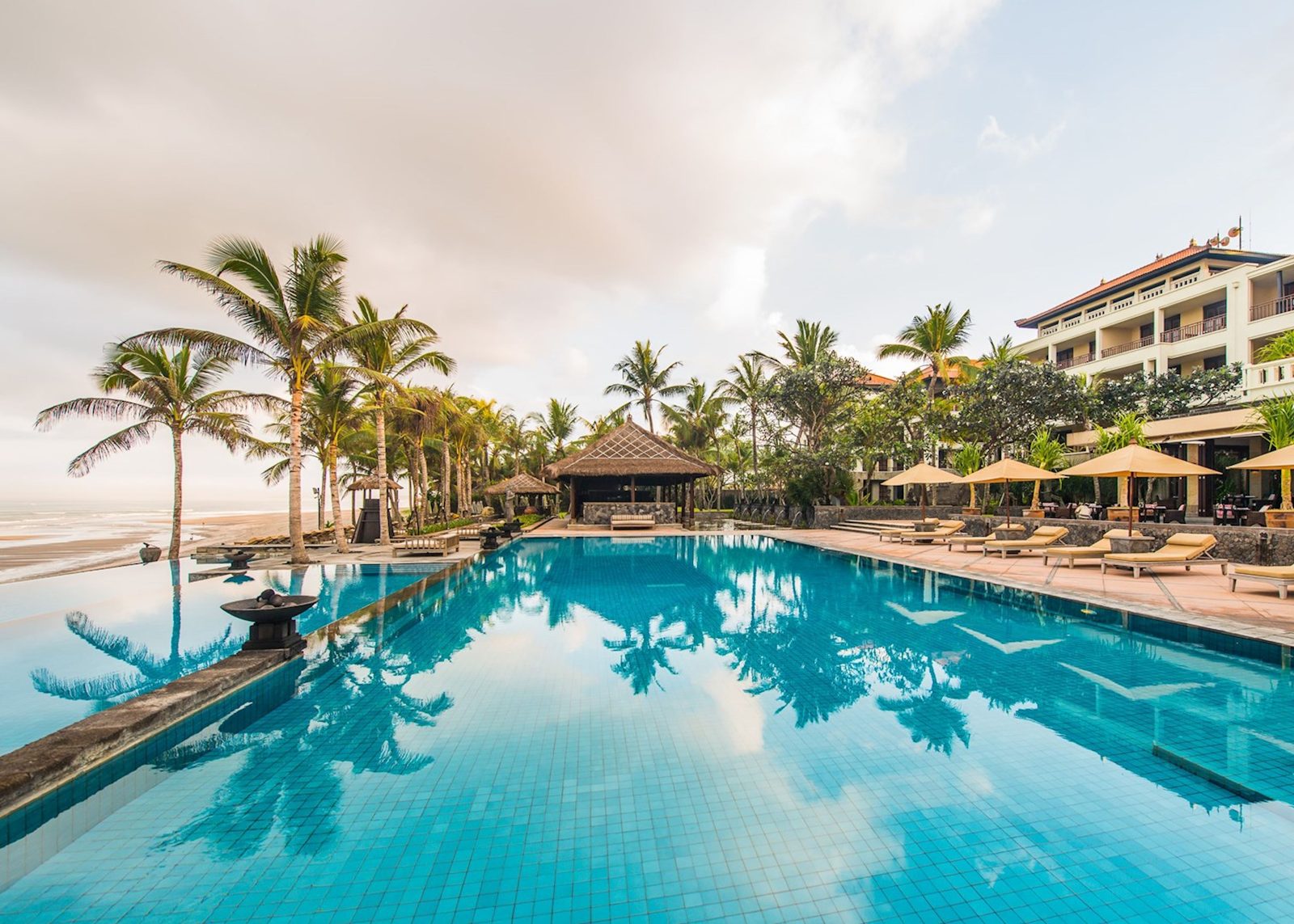 Legian Beach Hotel