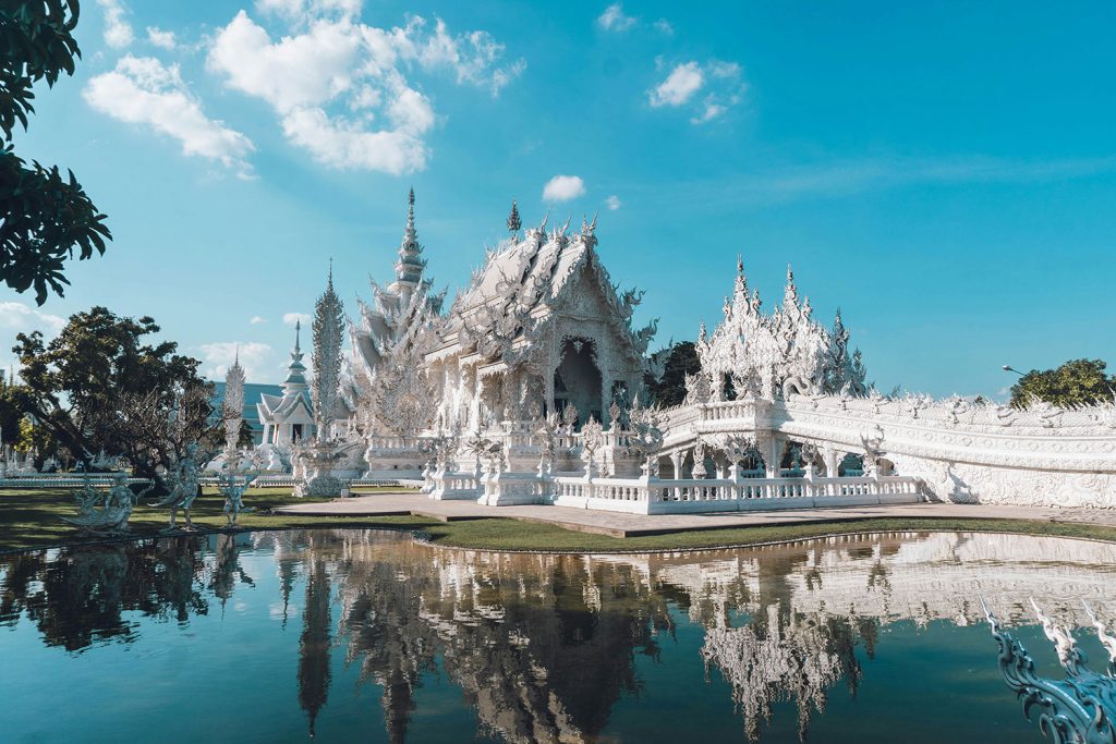 Chiang Rai White and Blue Temple Tour