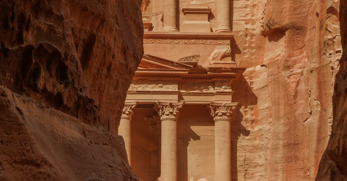 Petra Tour from Eilat: Cross-Border Experience