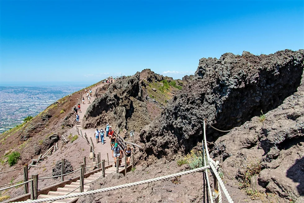 Hike to the Crater Rim