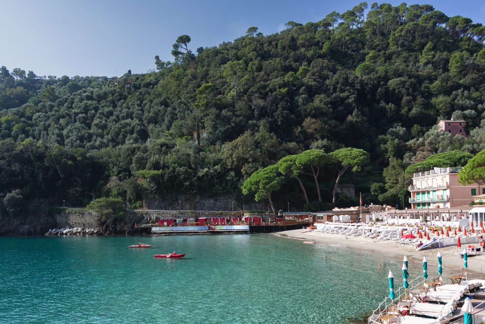 Paraggi Bay