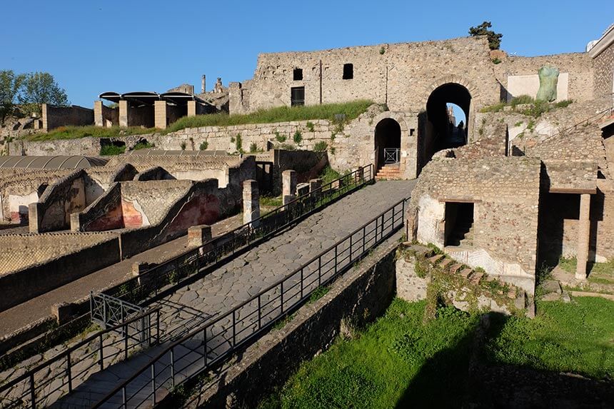 Porta Marina Entry