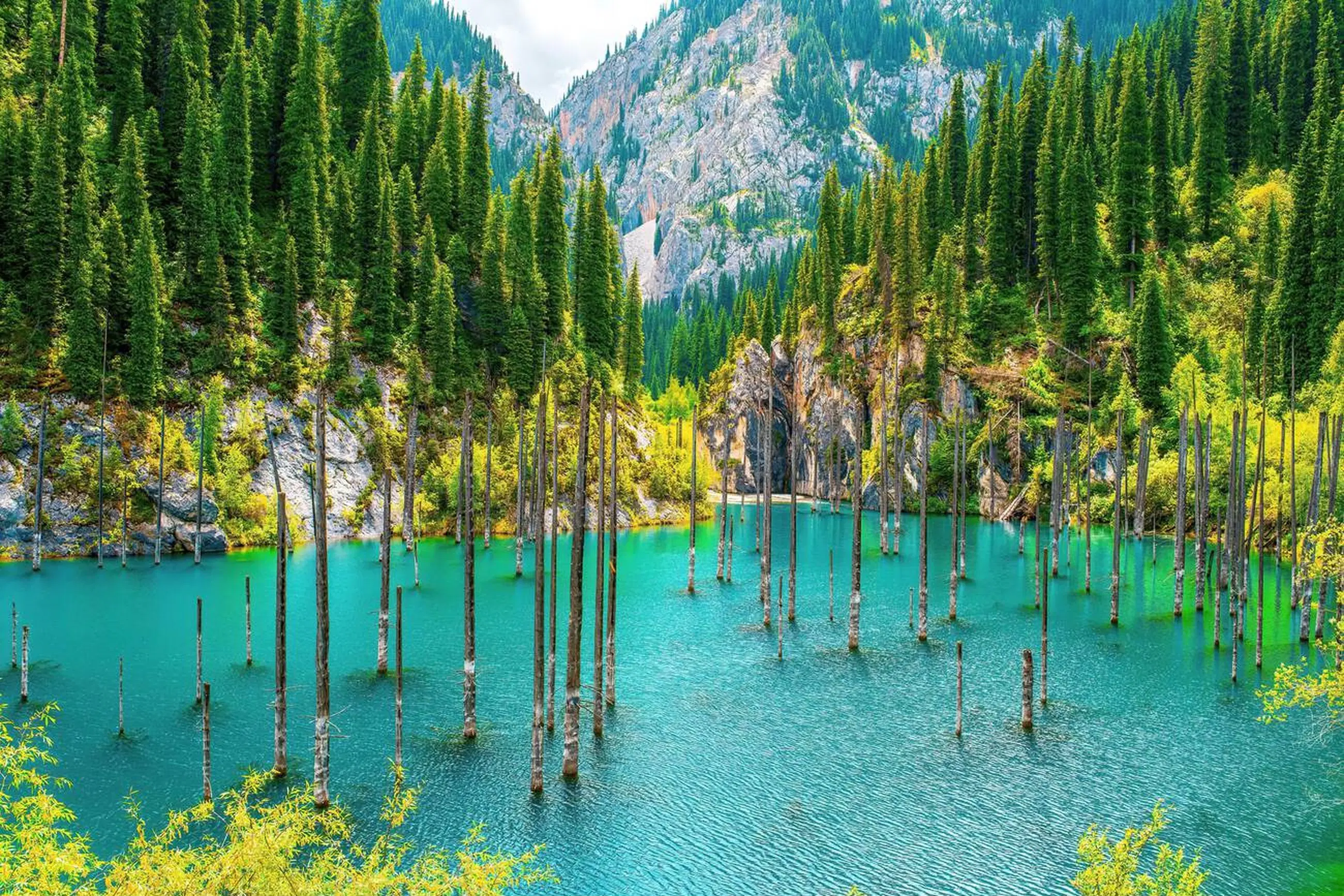 Kaindy Lake