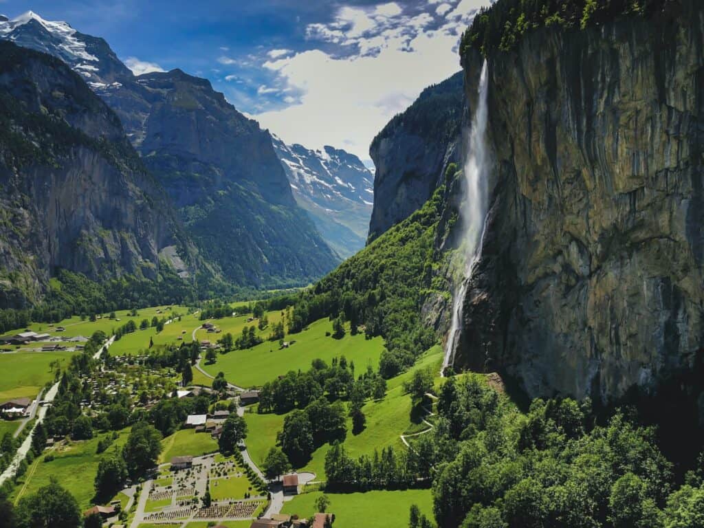 Day Trip to Grindelwald and Lauterbrunnen Overview