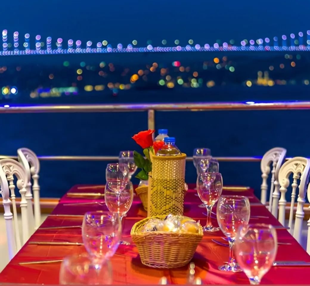 Bosphorus Dinner Cruise & Show With Private Table