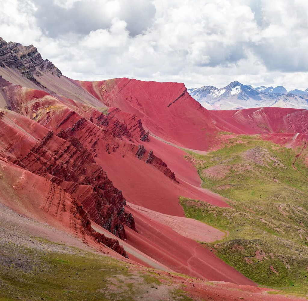 Rainbow Mountain and Red Valley Tour