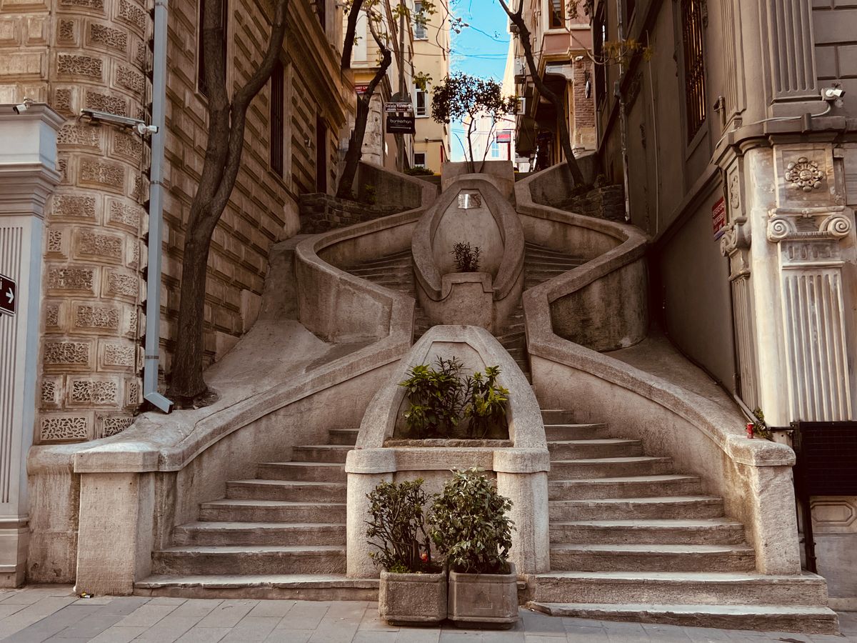 Kamondo Steps