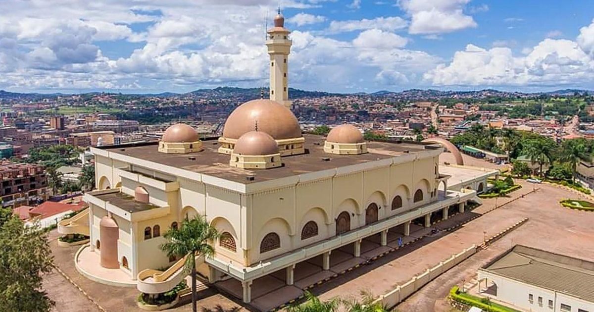 Kampala Walking Tour Through City Center