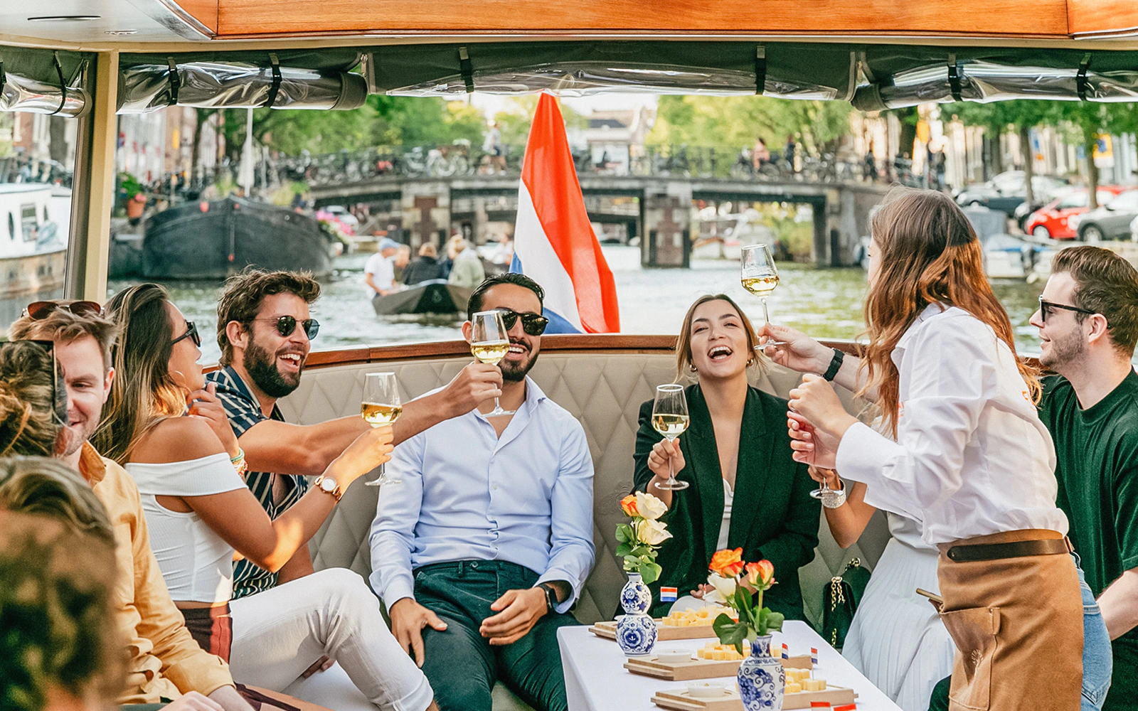 Amsterdam Canal Cruise With Drinks