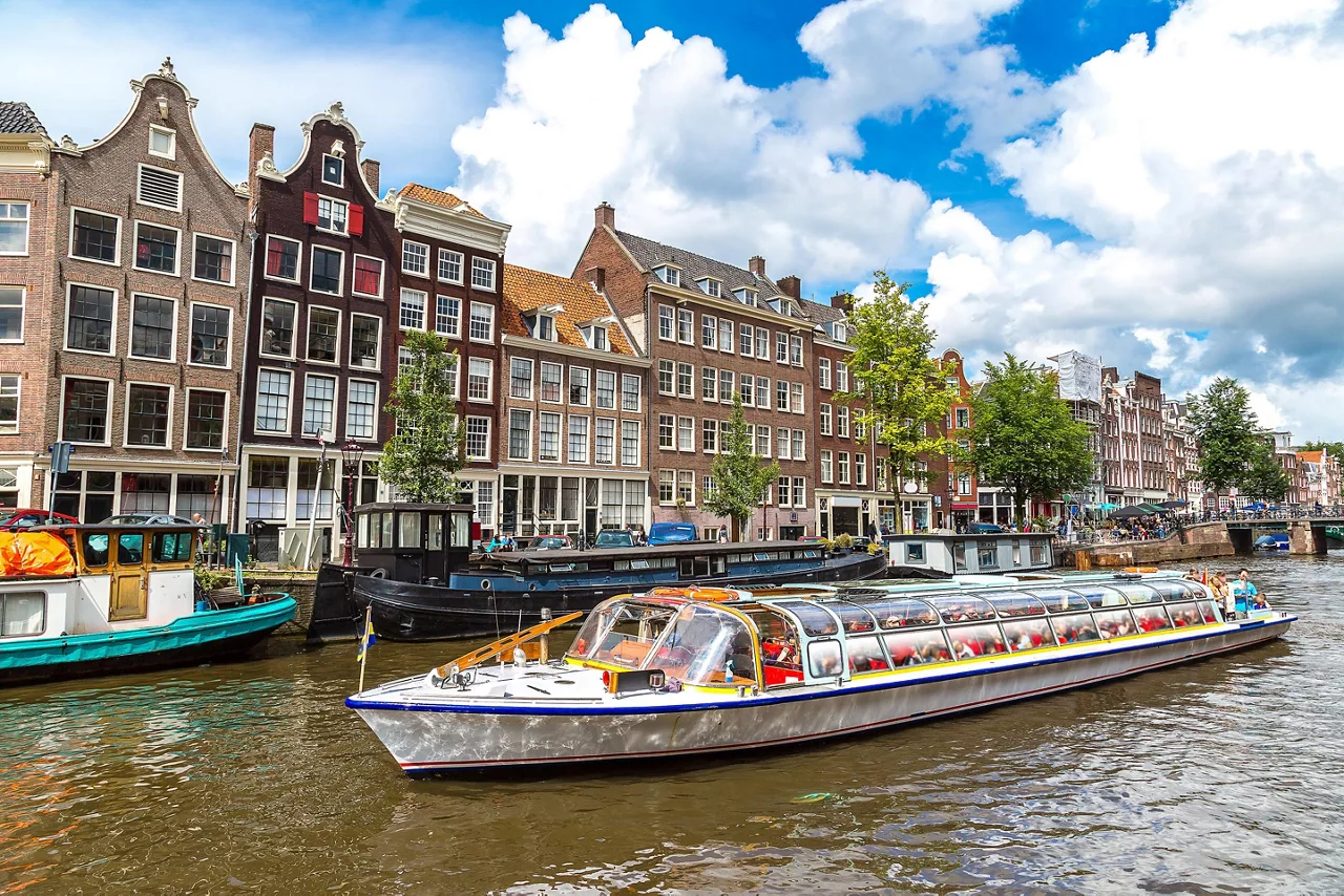 Your experience at Amsterdam Canal Cruise With Drinks