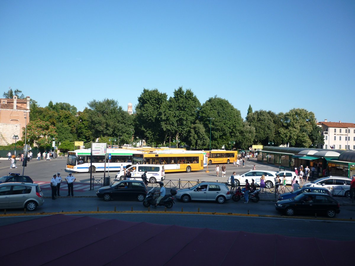Venice to Cortina Bus Transfer Service