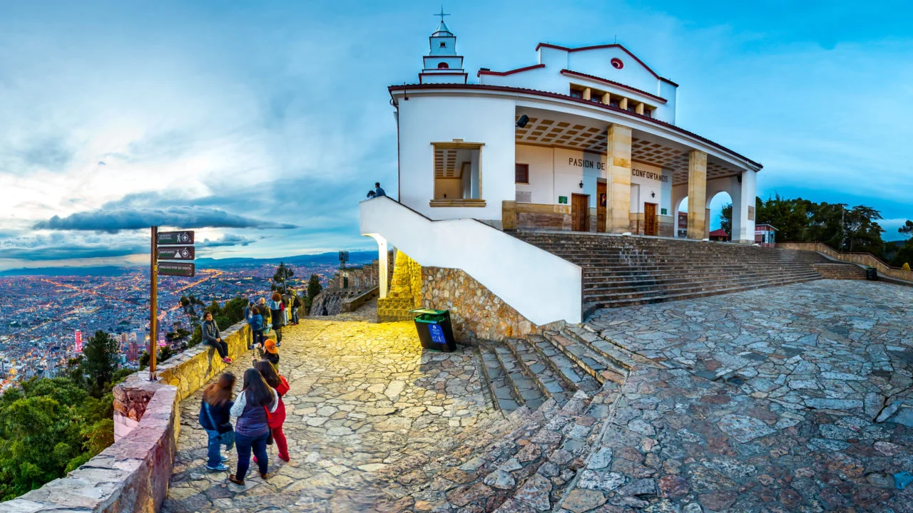 La Candelaria Walking Tour Through Historic Bogotá