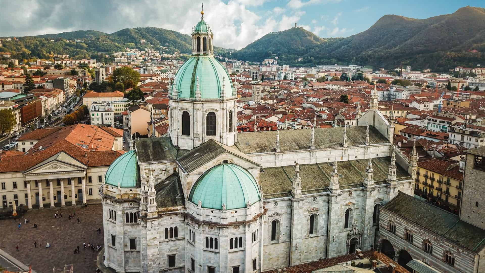 Explore Como Town