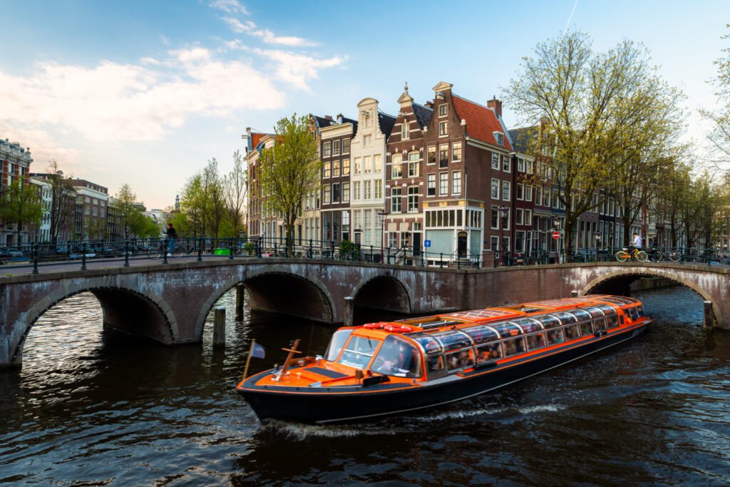 Which Canal Cruise to Take in Amsterdam