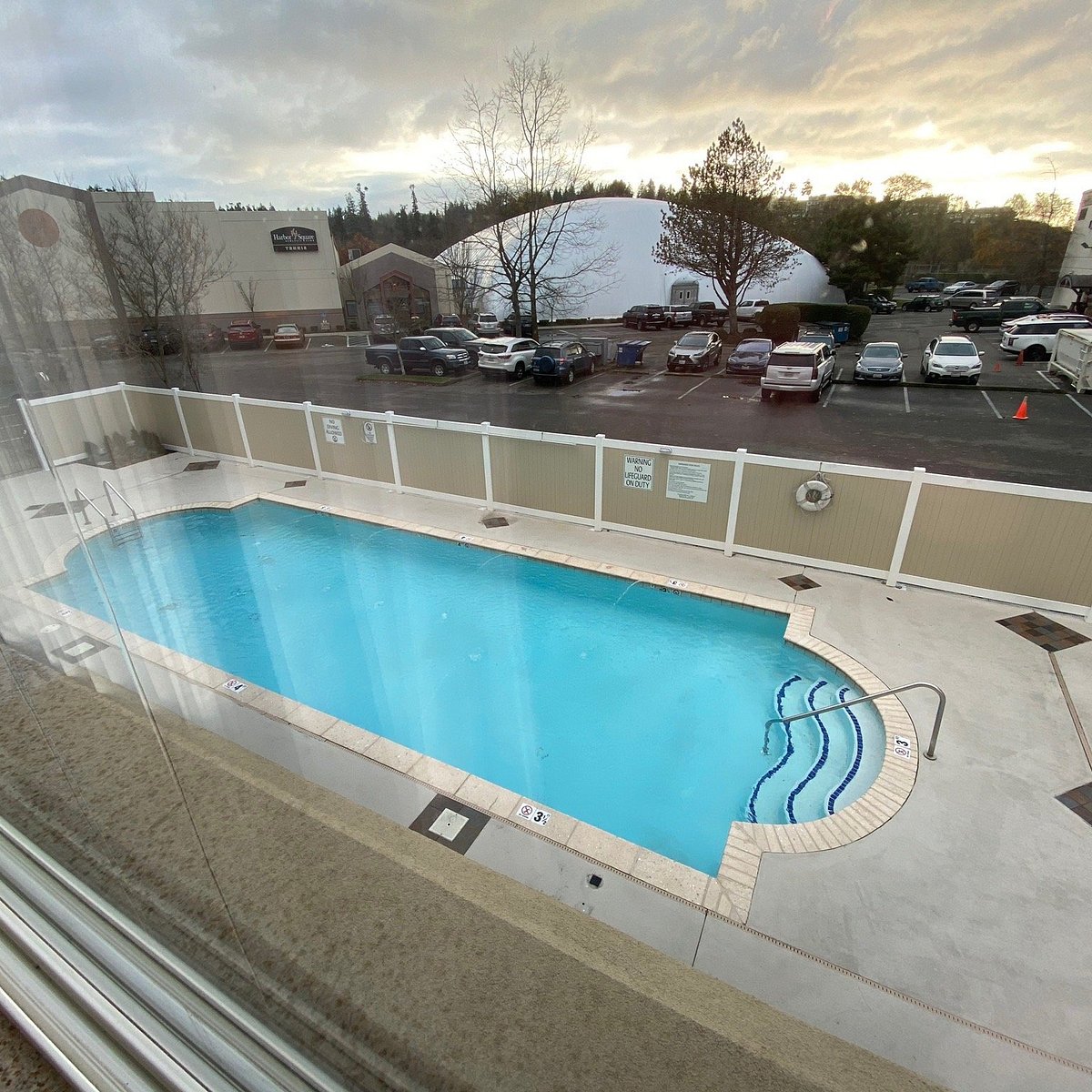Best Western Plus Edmonds Harbor Inn