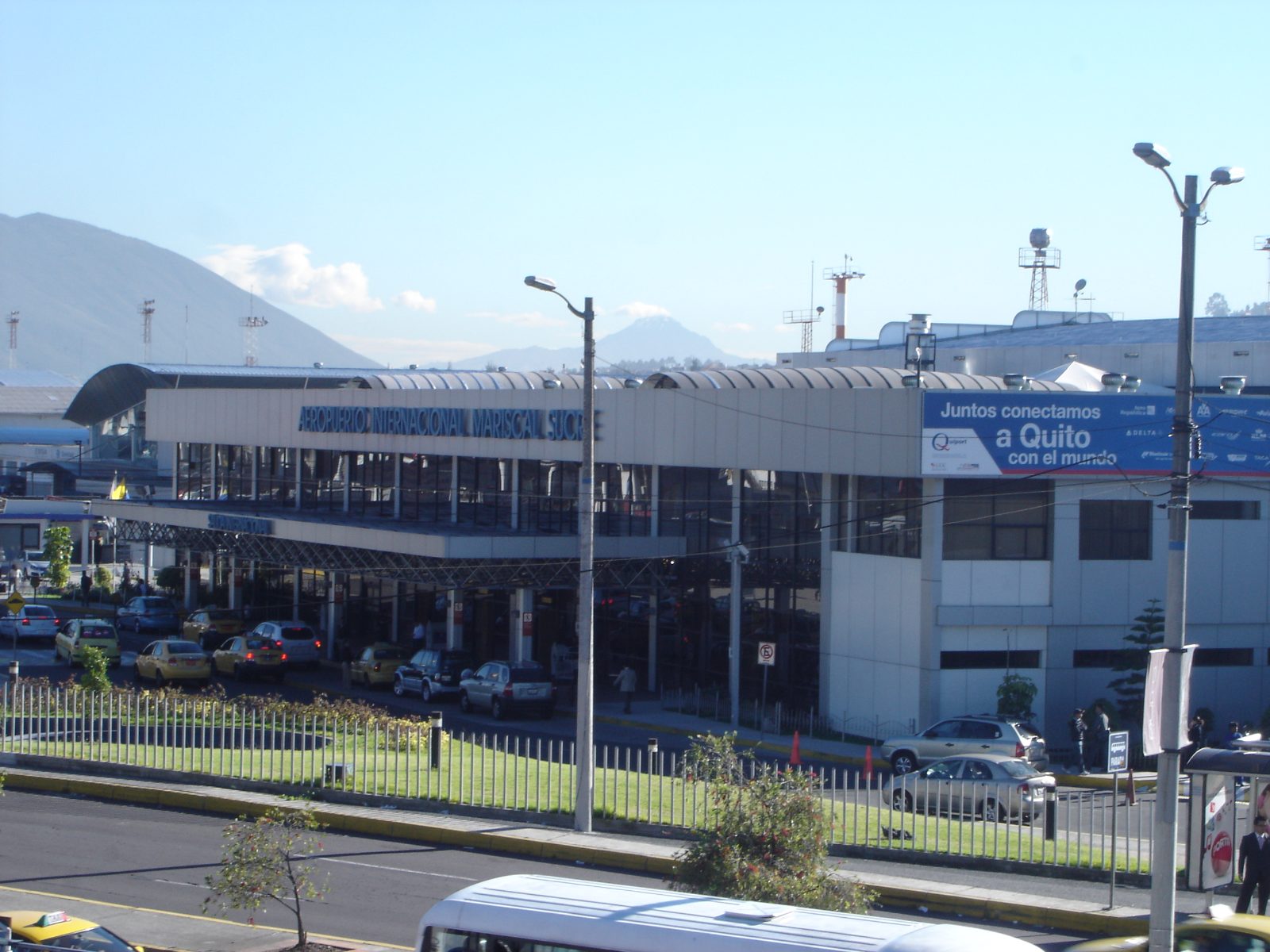 How to Get From Quito Airport to City