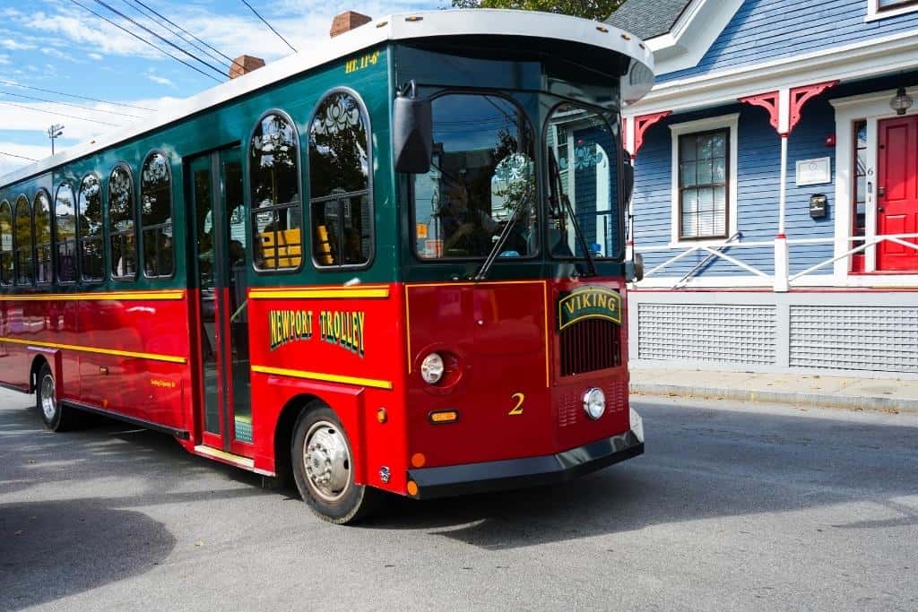 How Long Is the Old Town Trolley Tour