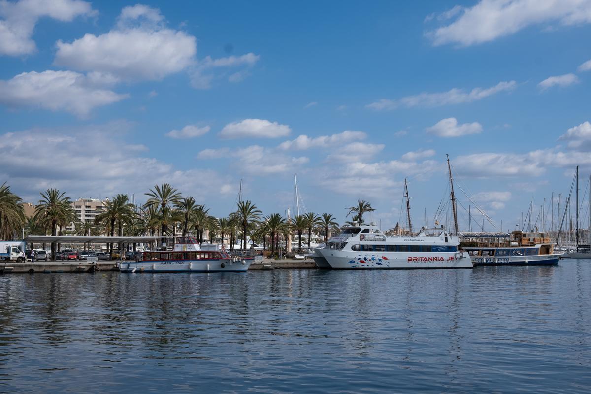 Muelle Golondrina boarding dock