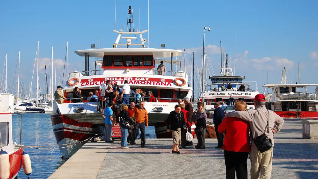Boarding at Muelle Golondrina