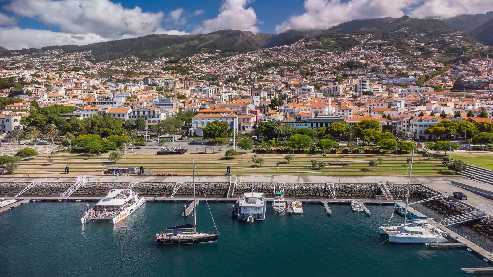 Check-in at Marina do Funchal