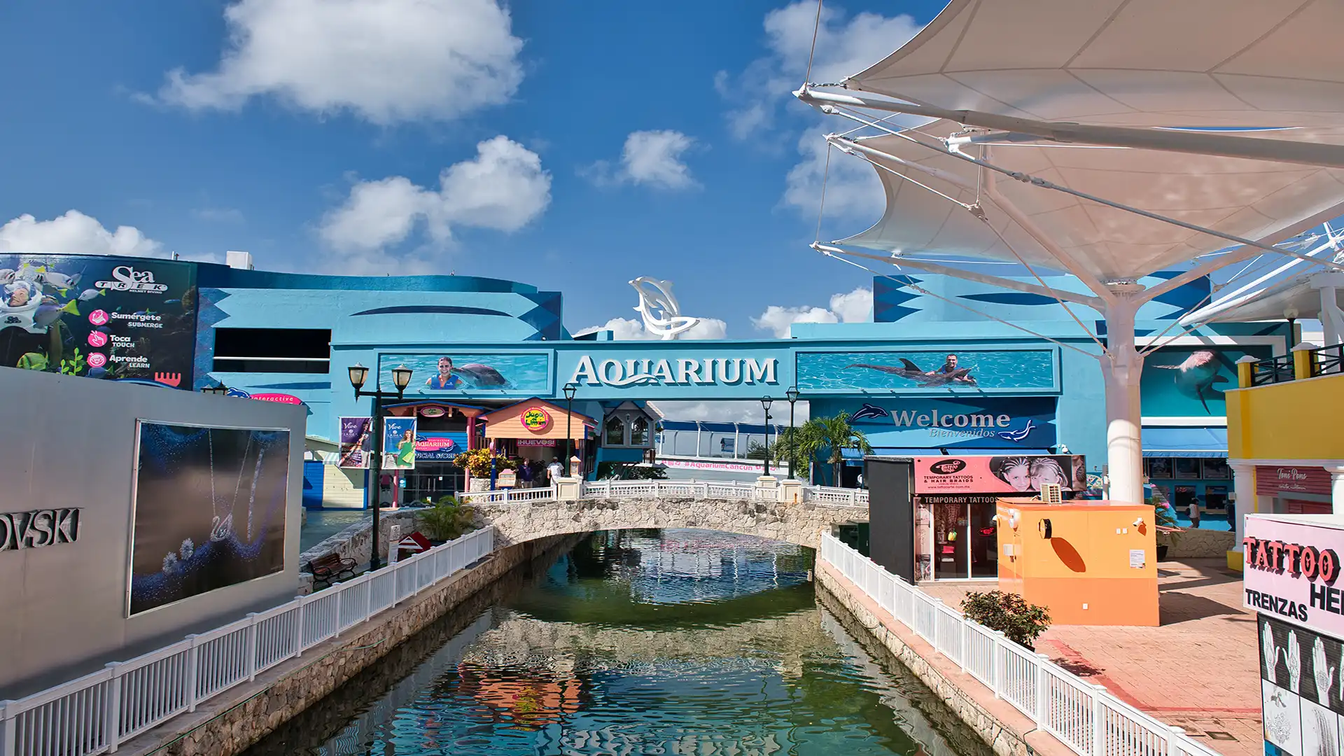 La Isla Shopping Village