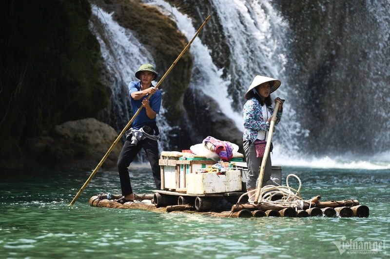 Bamboo Raft Vantage Point