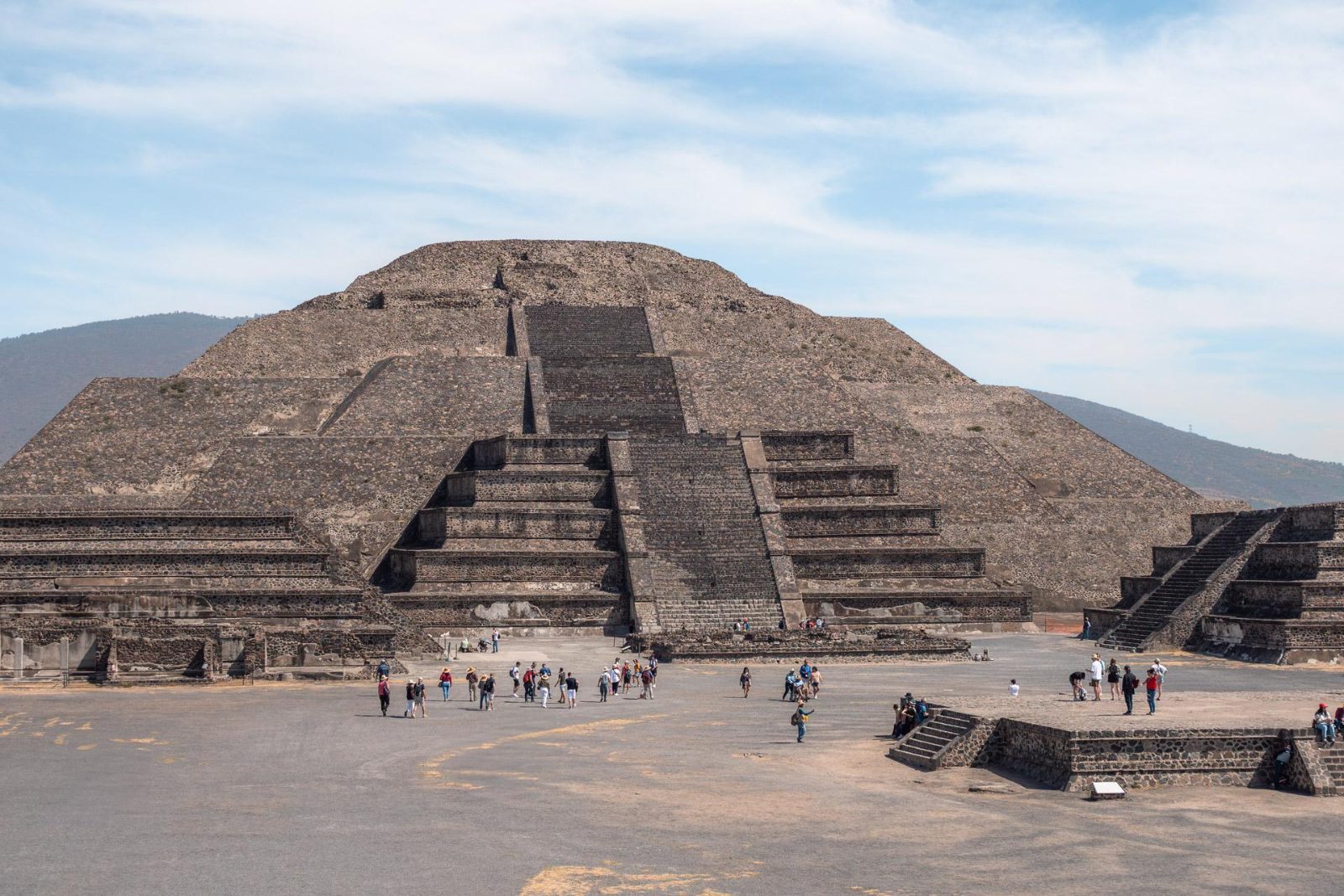 Moon Plaza