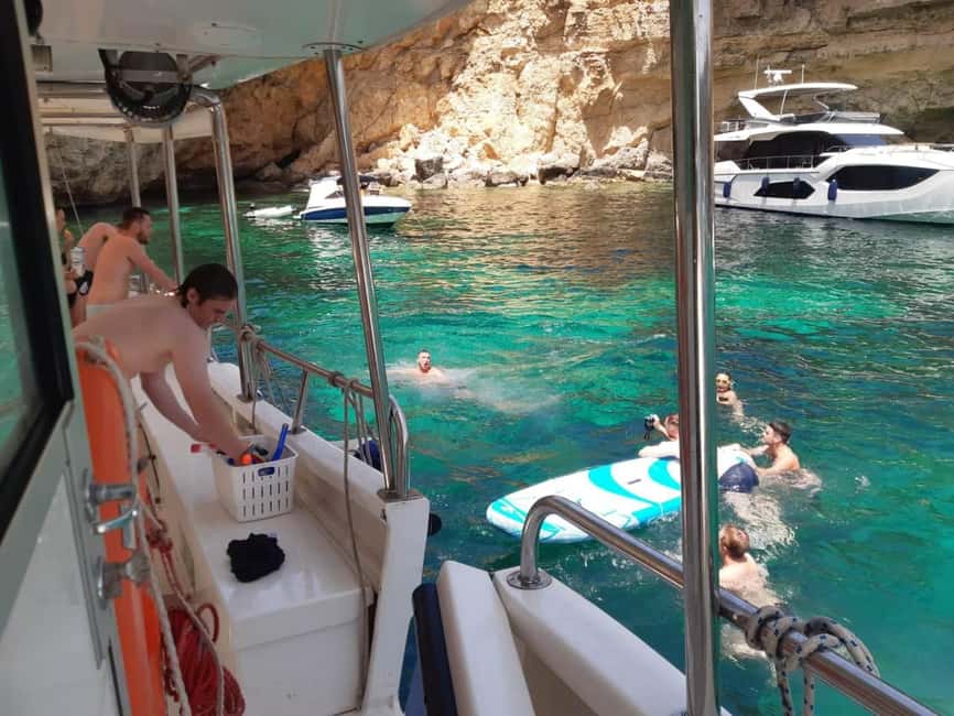 Palma Cueva Verde and Cala Vella Catamaran Cruise With Bbq