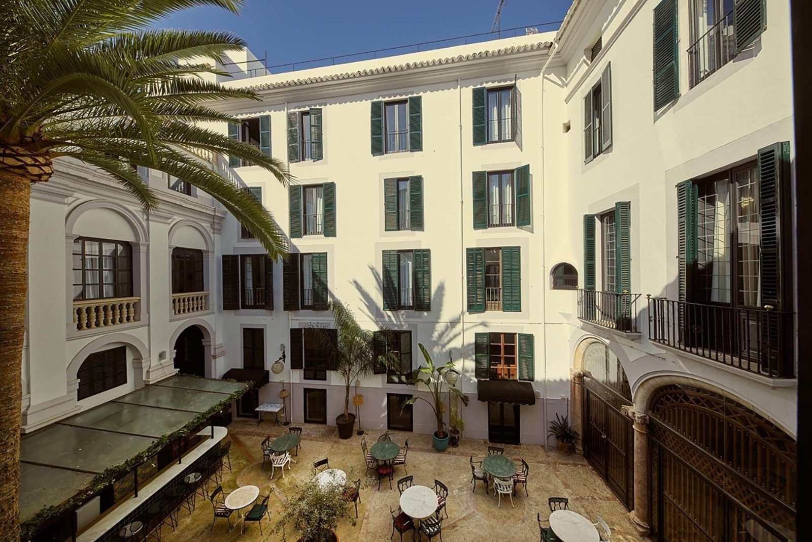 Hotel Born