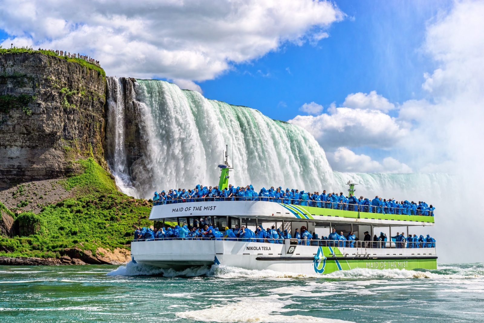 New York to Niagara Falls Tour Bus