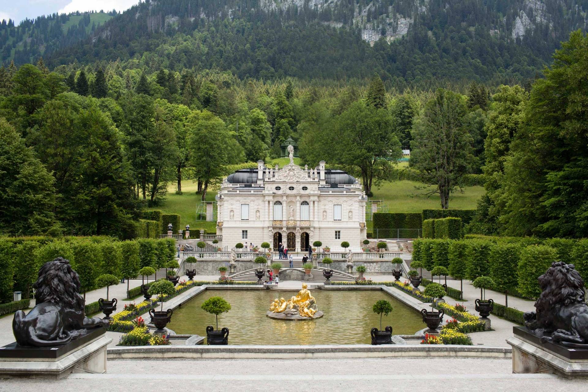 Neuschwanstein and Linderhof Castle Day Trip From Munich