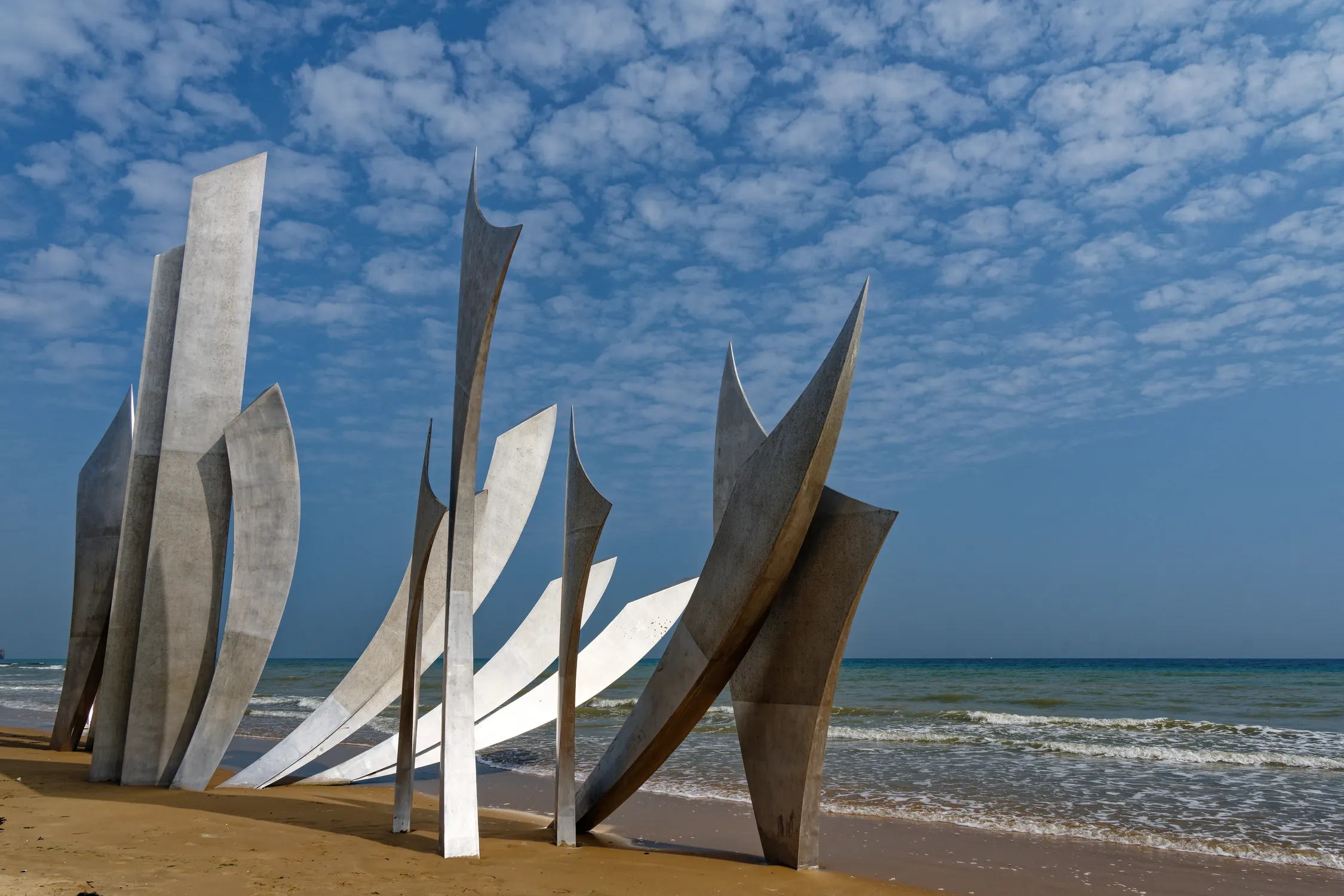 Les Braves Monument