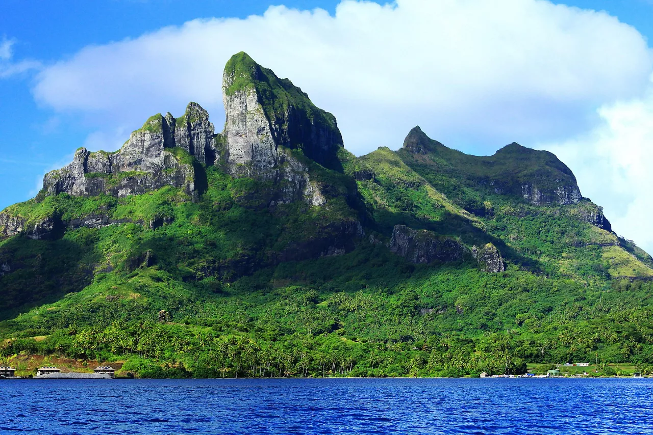 Mount Otemanu Vista