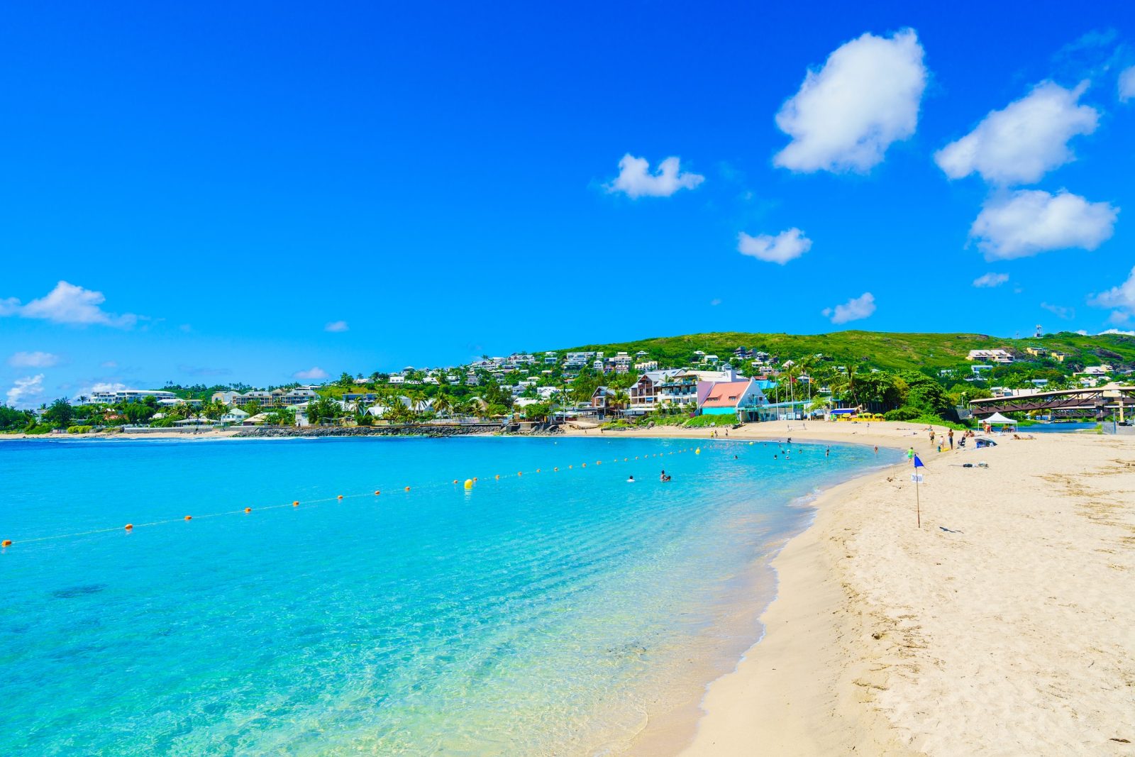 Plage des Roches Noires
